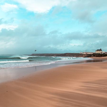 Westside Beach House Peniche Exterior foto